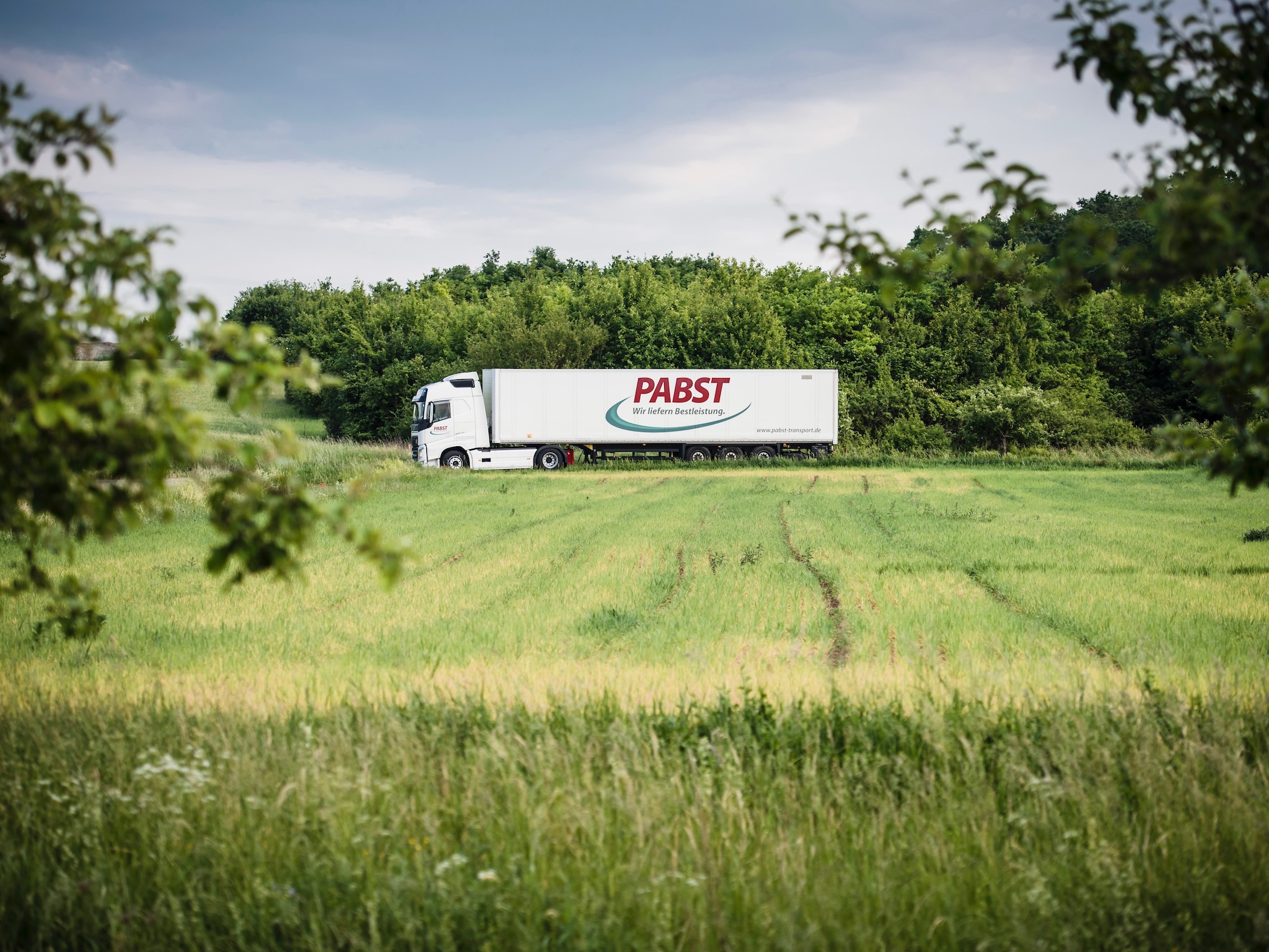 Als Kraftfahrer und Kraftfahrerin die Welt sehen. Foto: Pabst Transport