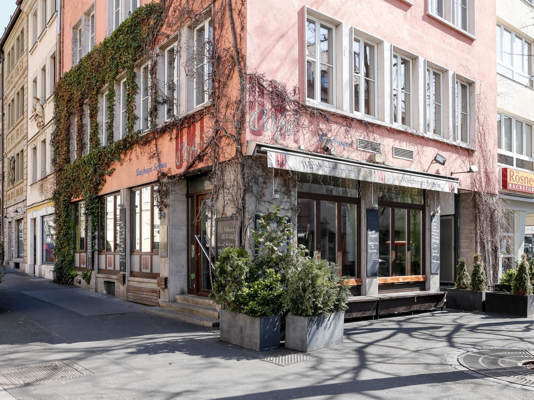 Das Unicafé in der Neubaustraße (Ecke Sanderstraße). Foto: Johannes Kiefer