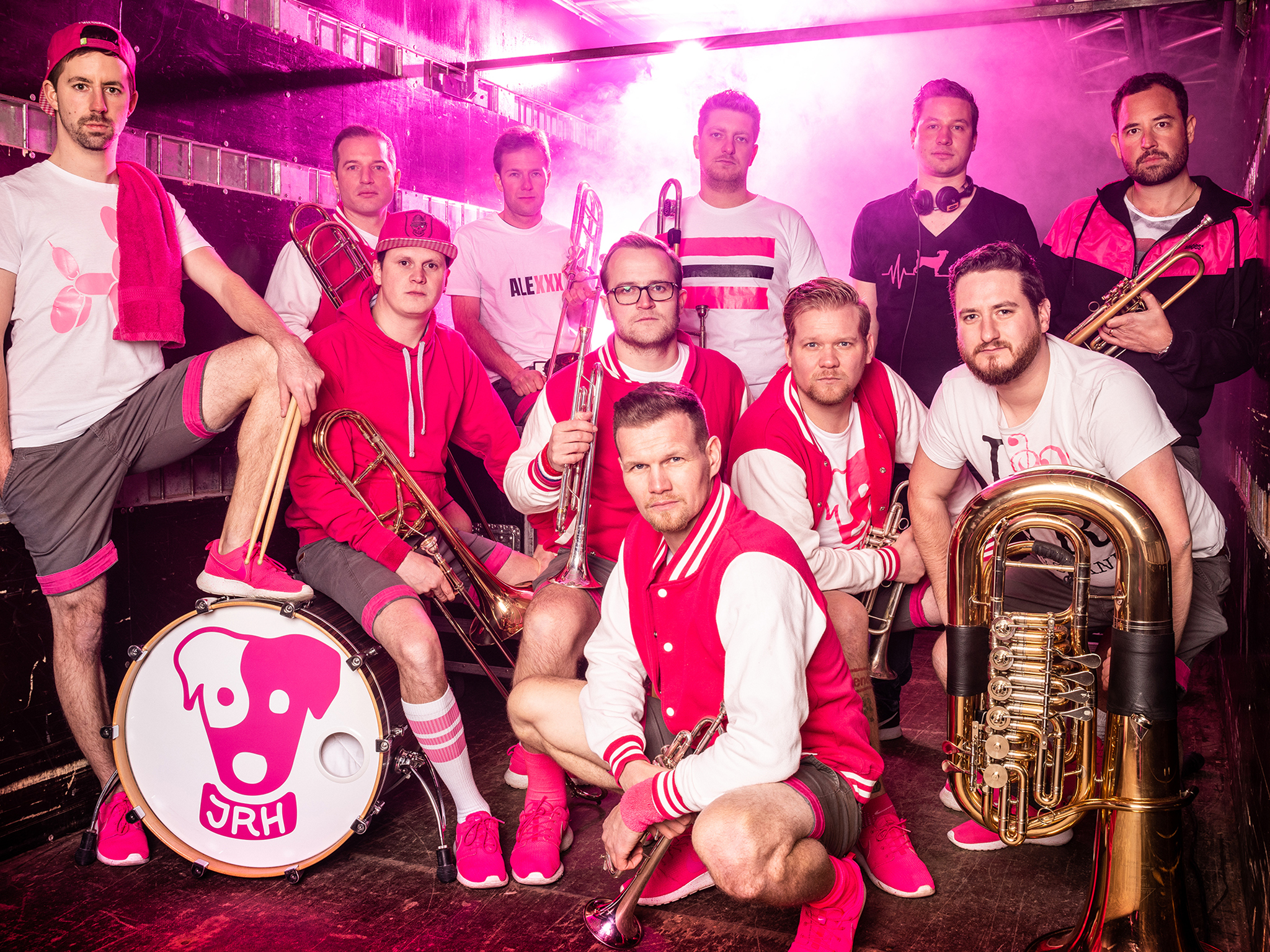 jack russels halsband switty Einer der Top-Acts auf dem Blasmusikfestival in Sennfeld: Die „Jack Russel´s Halsbänd“ sorgt am Samstagabend für Partystimmung. Foto: Daniel Reuß