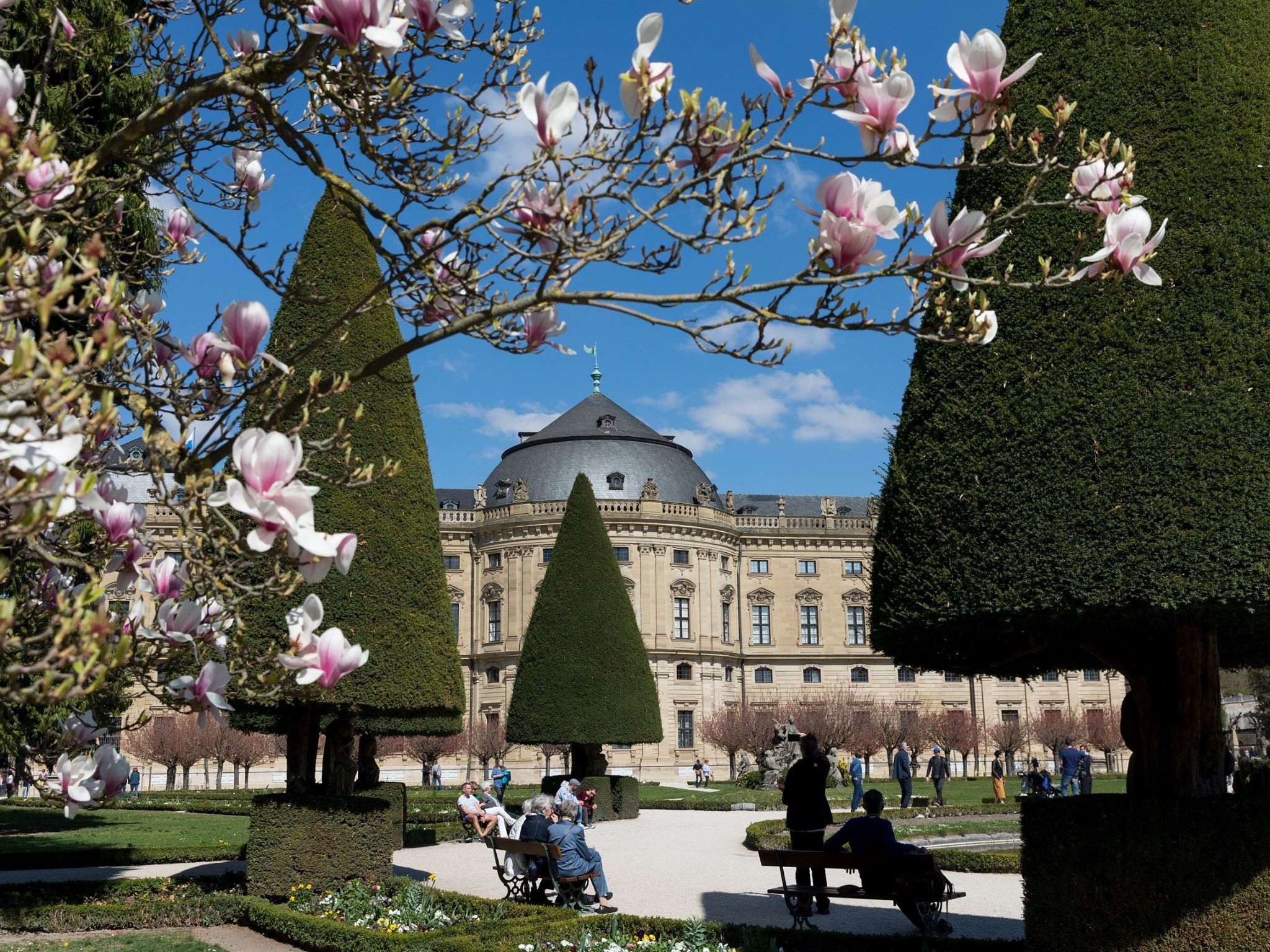 Der Hofgarten der Residenz bietet eine tolle Kulisse für Verliebte. Foto: Patty Varasano