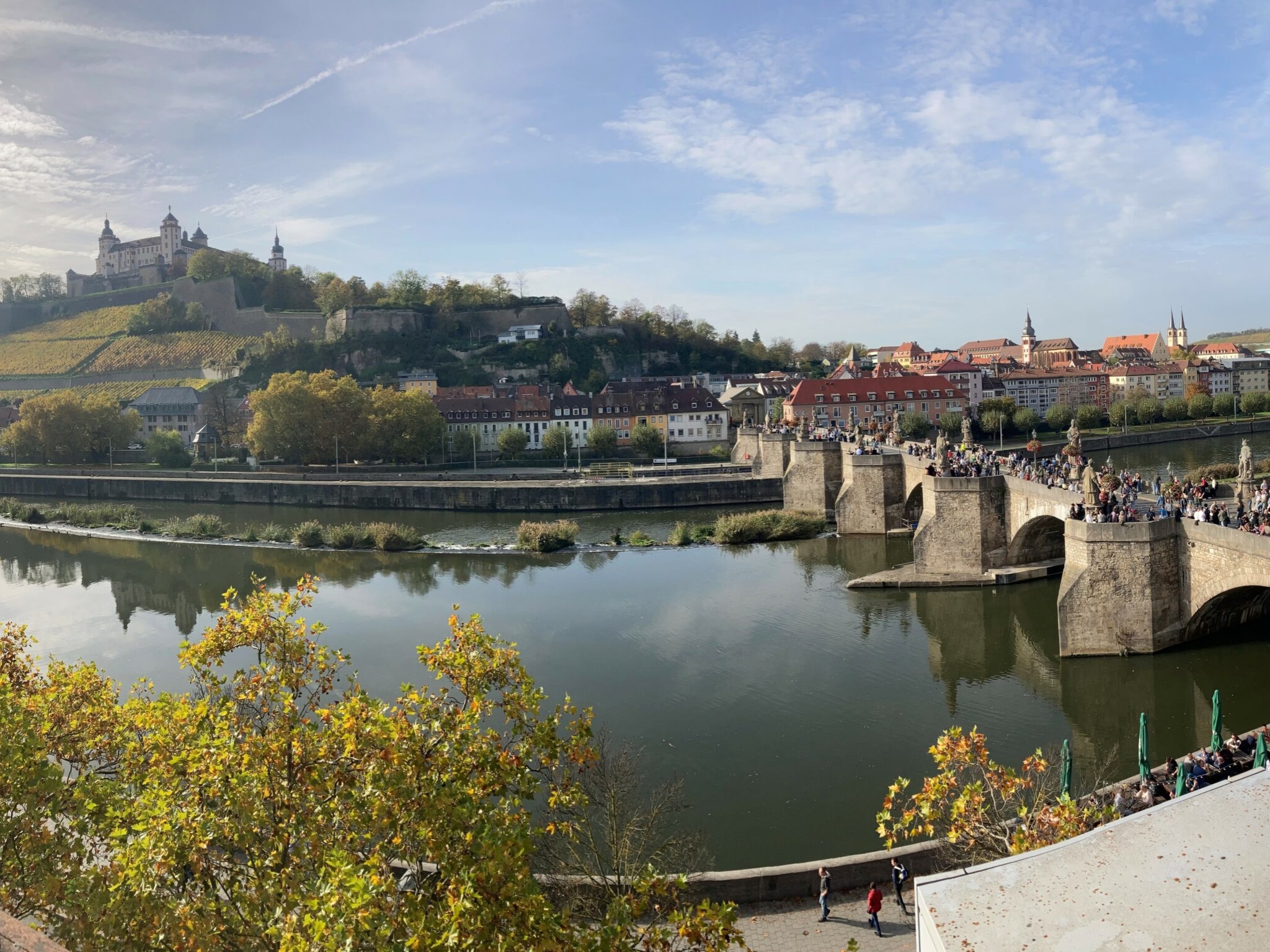 Wuerzburg_Herbst-scaled Goldener Herbst in Würzburg. Foto: Cyrielle Krimmer