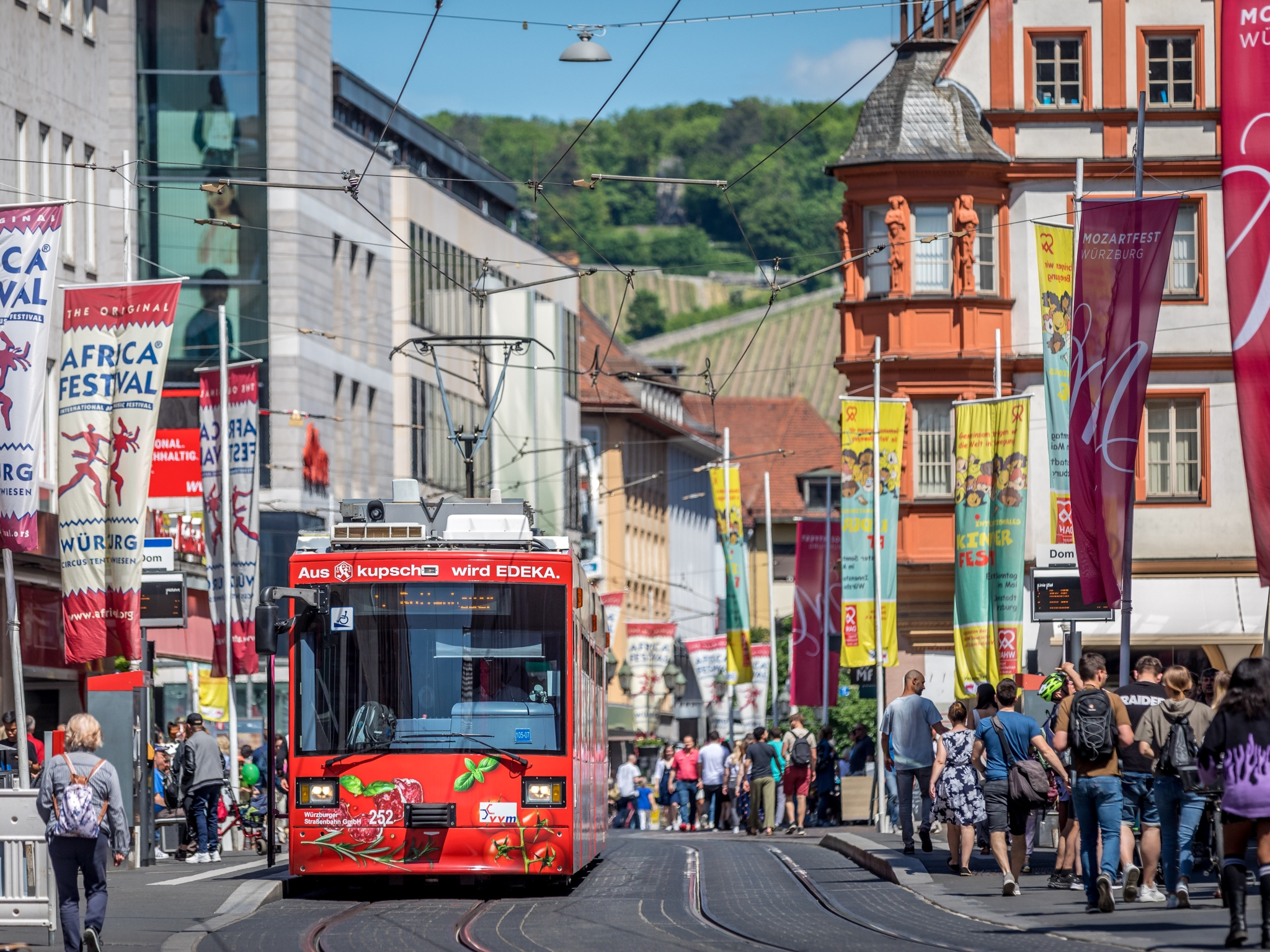 Was ist los am Wochenende Wandlungsfähige Innenstadt: In Würzburg eröffnen und schließen jedes Jahr gastronomische Konzepte und Einzelhändler. Foto: Patty Varasano