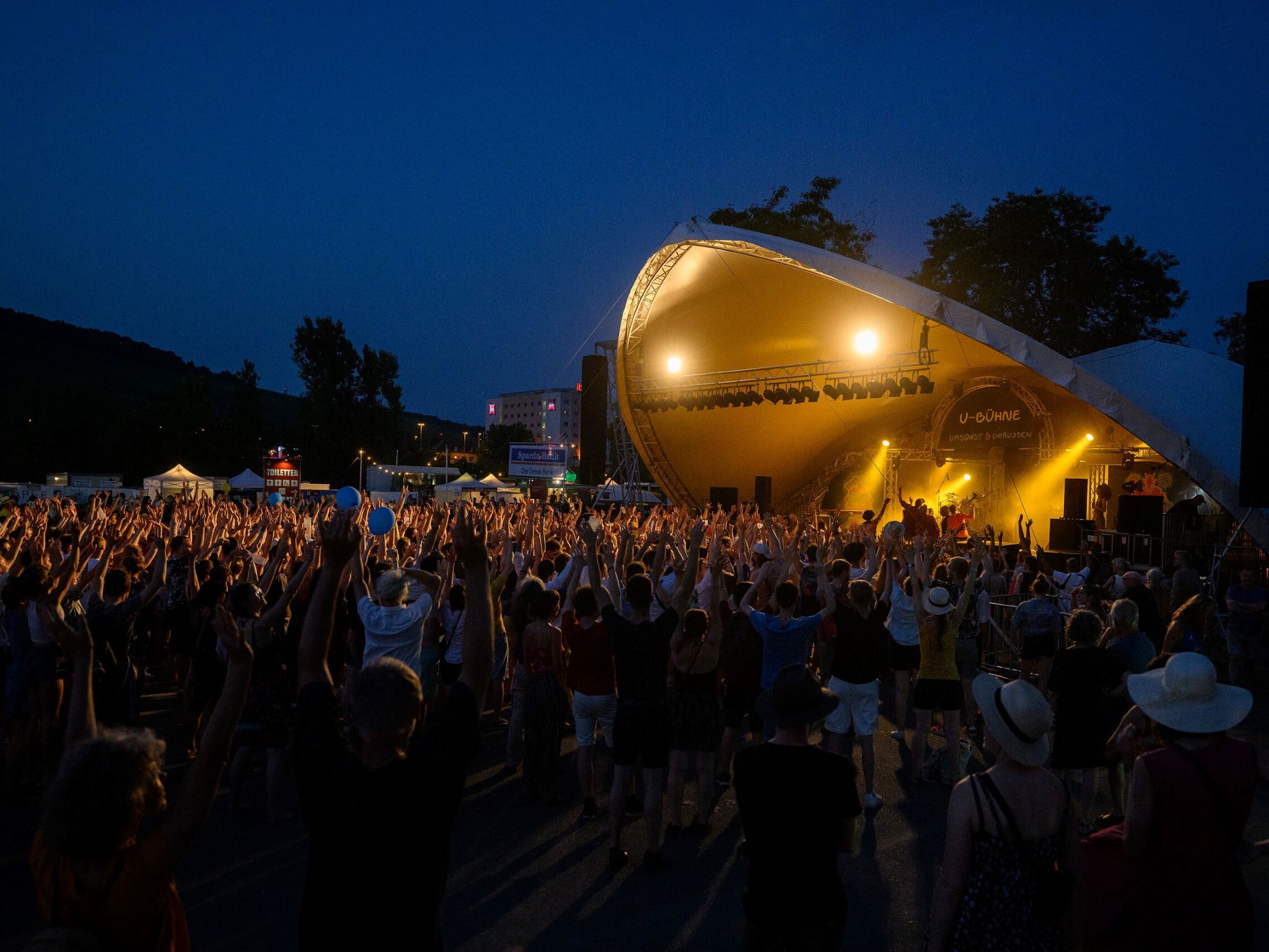 Umsonst und Draußen 2022 am Sonntagabend. Foto: Daniel Peter
