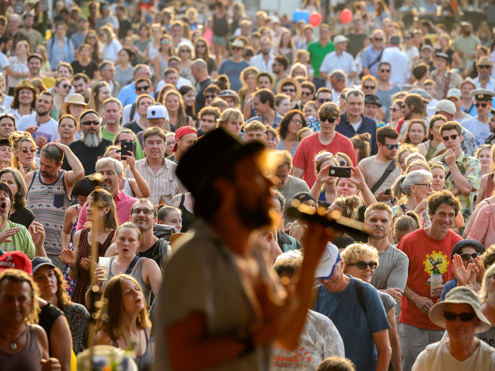 Sobald es wieder richtig warm wird, beginnen die ersten Festivals und Open Airs in und um Würzburg. Foto: Daniel Peter.