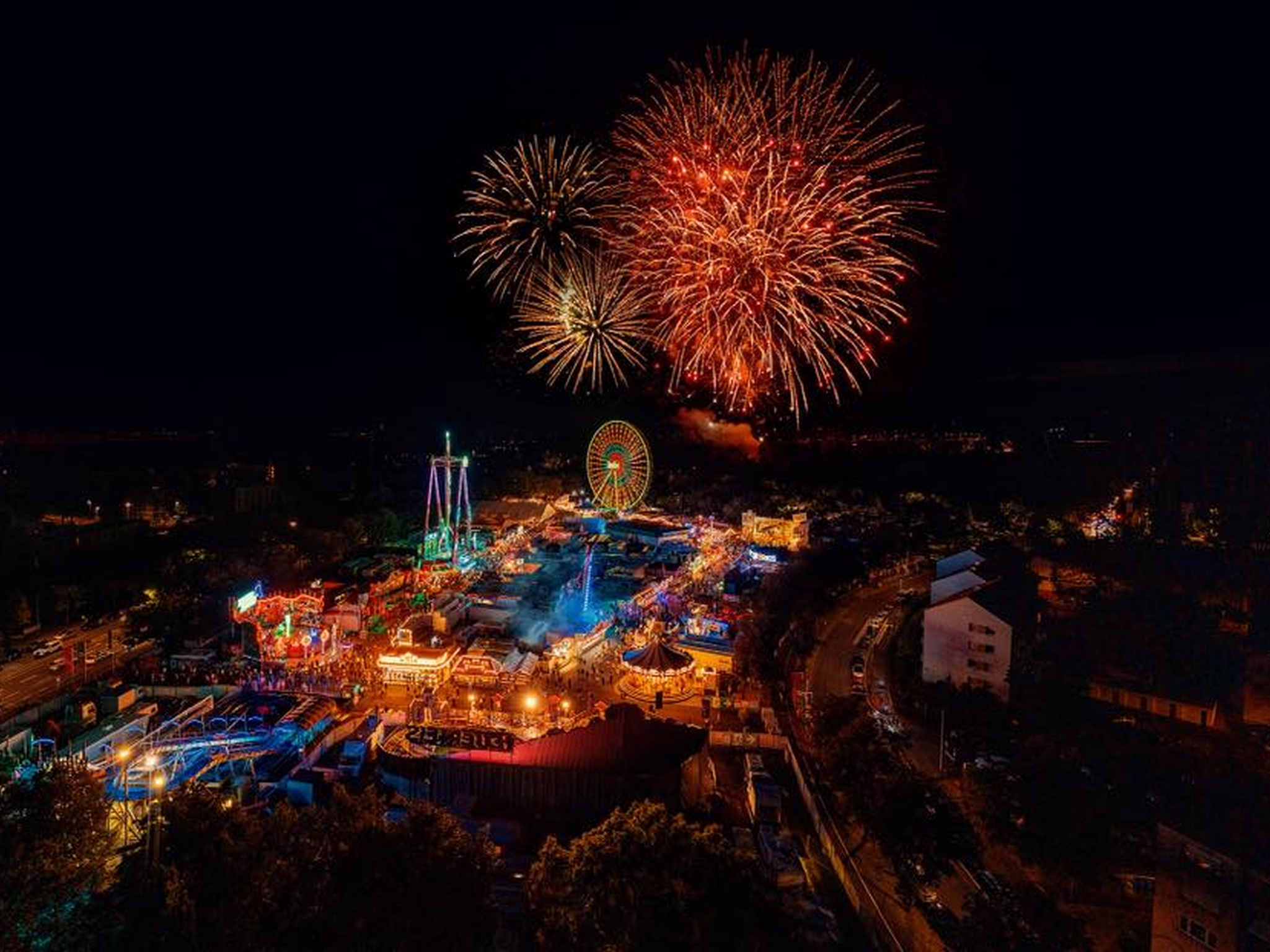 347238570_2558890714281909_1552744612116784013_n Das sehenswerte Abschlussfeuerwerk beim Schweinfurter Volksfest 2023. Foto: Hendrik Holnäck.