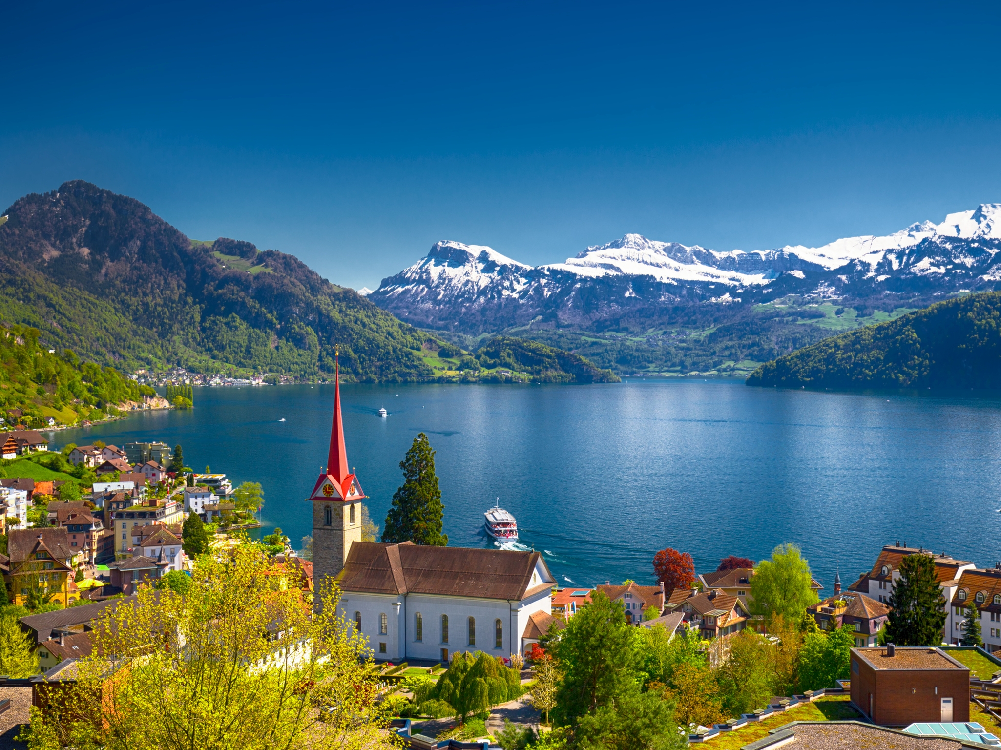 Village Weggis, lake Lucerne (Vierwaldstattersee), Pilatus mount