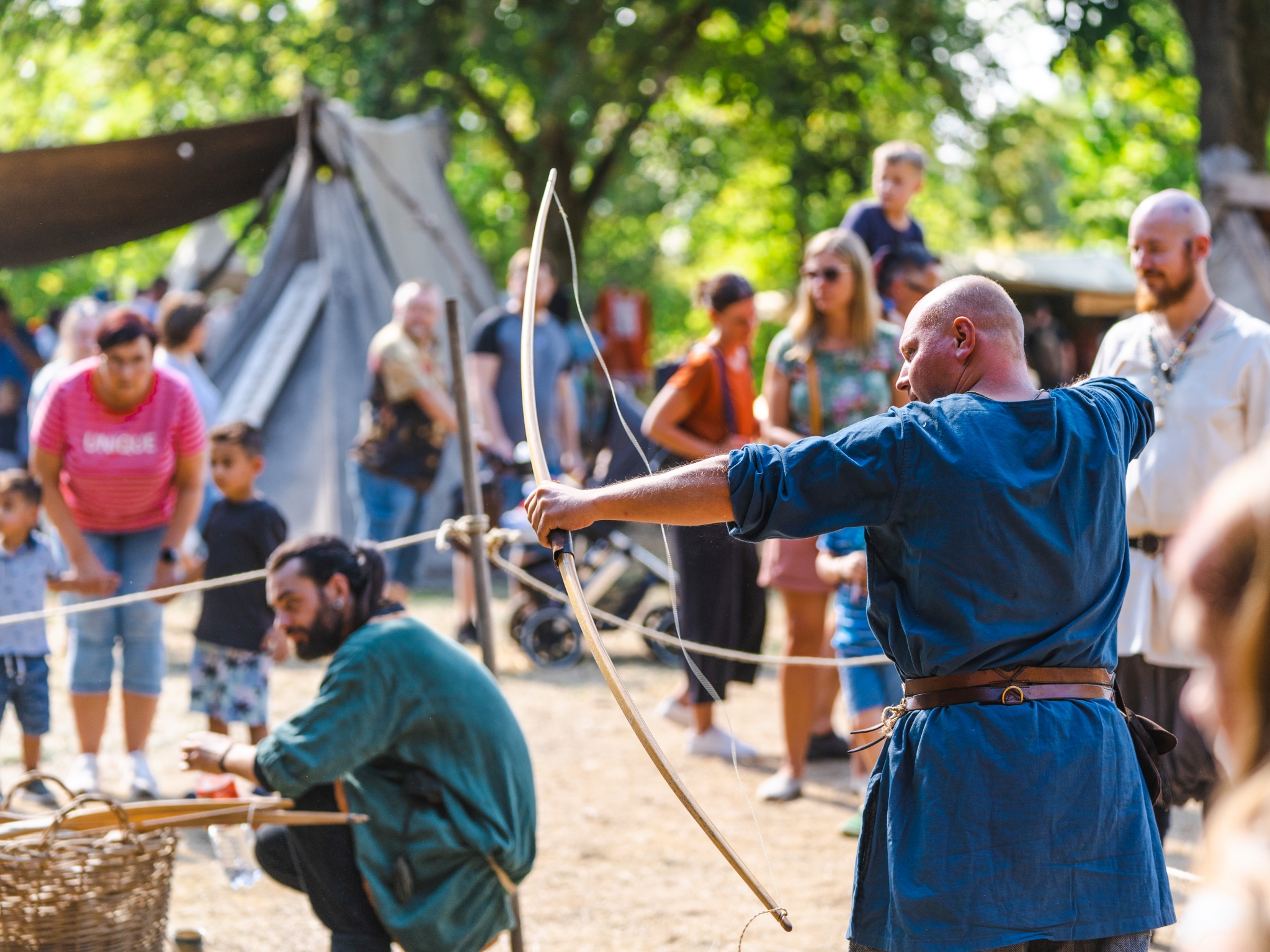 Von Handwerkskunst bis Showspektakel ist im Wikingerdorf viel geboten. Foto: Fabio Klenk.