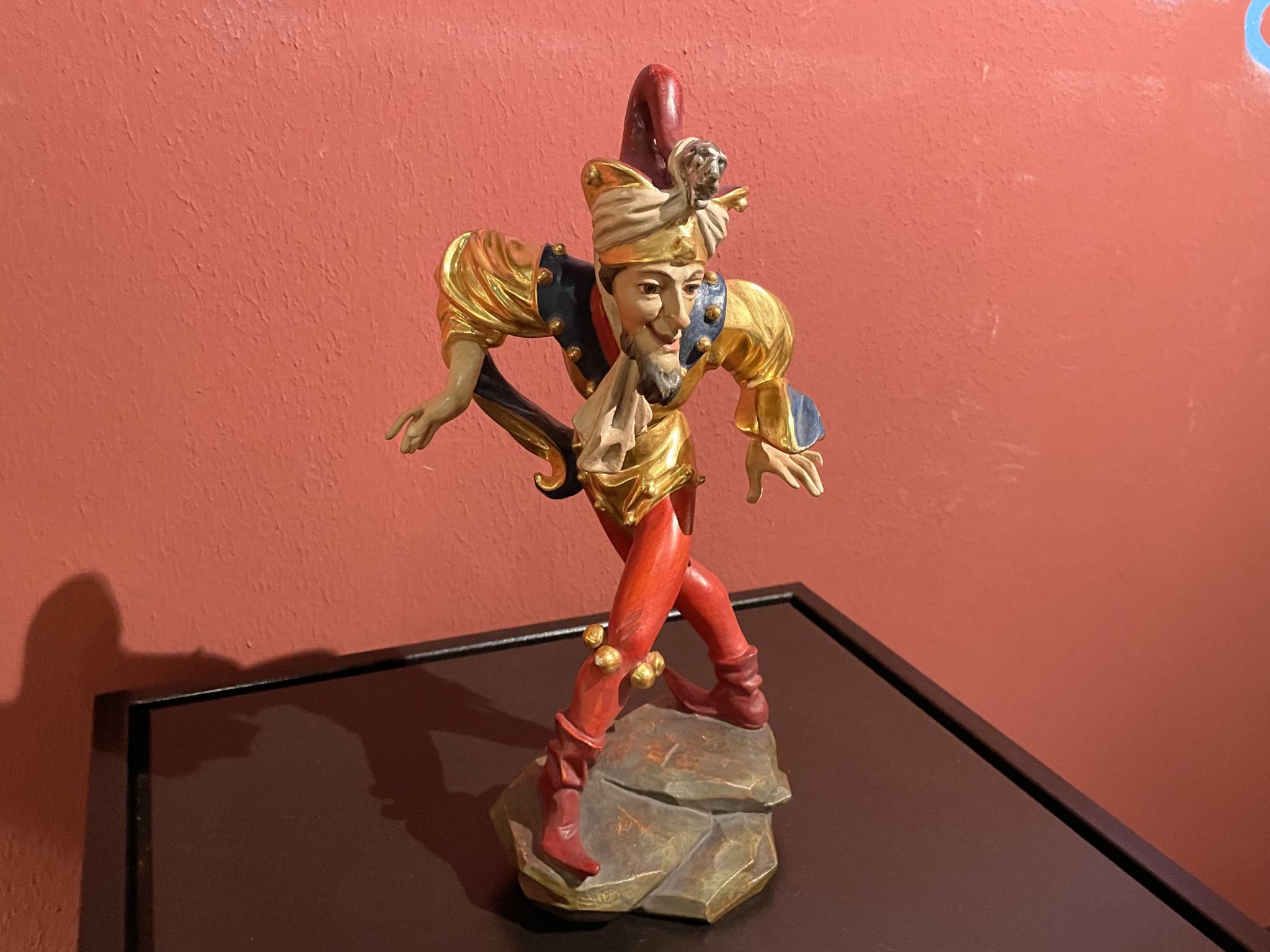 Figur eines Moriskentänzer (Moriska = Bühnentanz im 15. Jahrundert) aus dem Fastnachtsmuseum in Kitzingen. Foto: Isolde Krapf