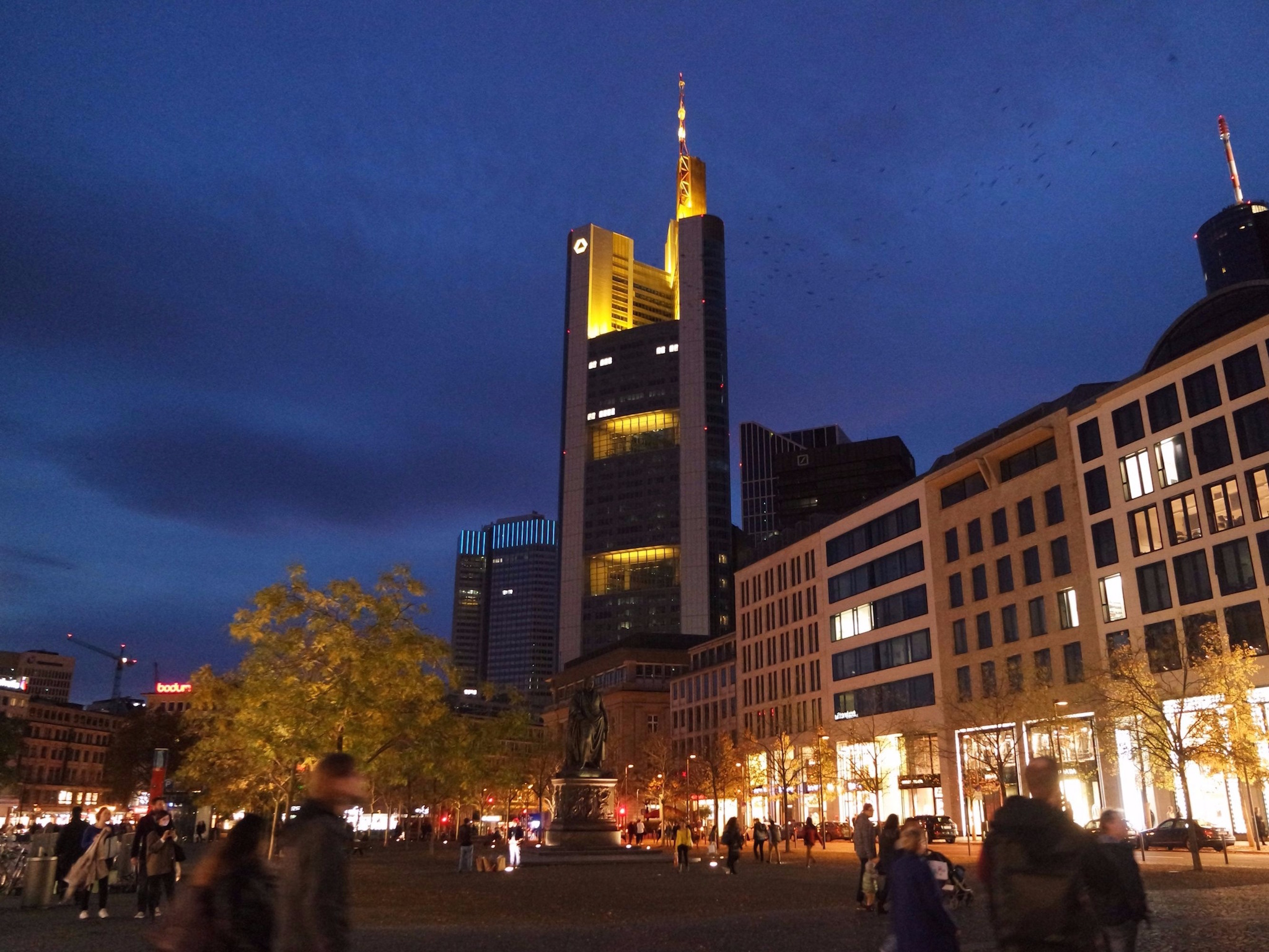 Großstadtfeeling pur – ein Ausflug nach Frankfurt bietet viele Möglichkeiten. Foto: Sabine Brummer
