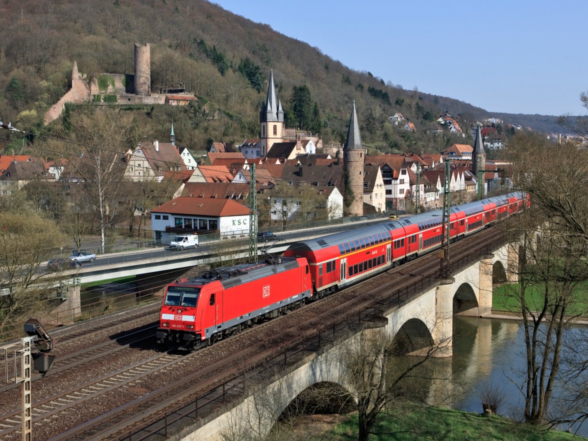 Main-Spessart-Express Main-Spessart-Express bei Gemünden. Foto: DB Regio
