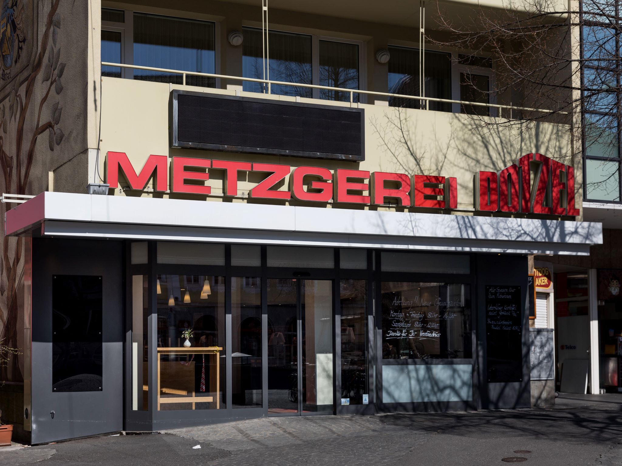 Metzgerei_Dotzel Die Metzgerei Dotzel am Barbarossaplatz. Foto: Patty Varasano
