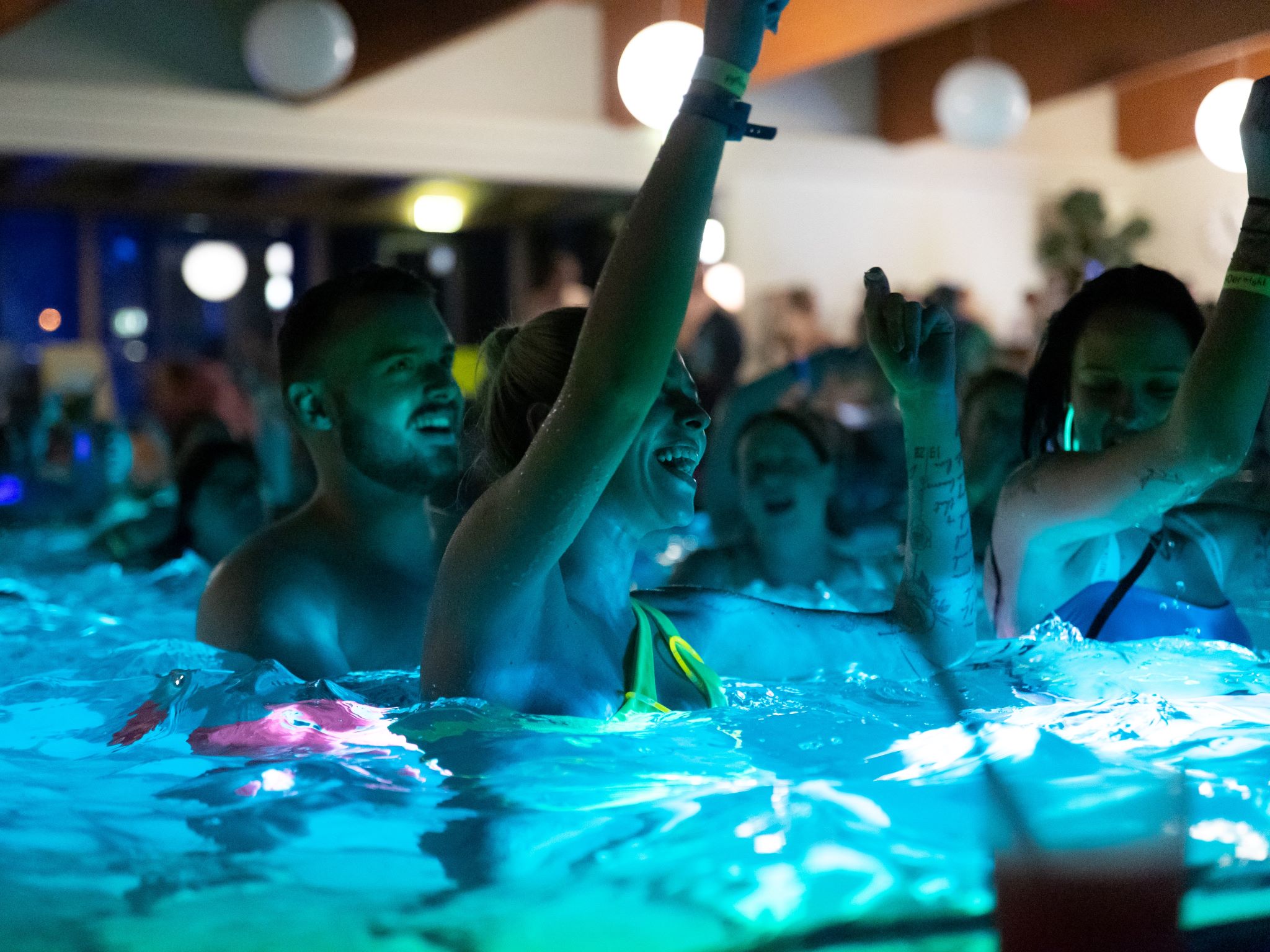 Thermennacht_FrankenTherme Am 10. November verwandelt sich die Franken-Therme Bad Windsheim in ein echtes Schlagerparadies. Foto: Hardy Schober
