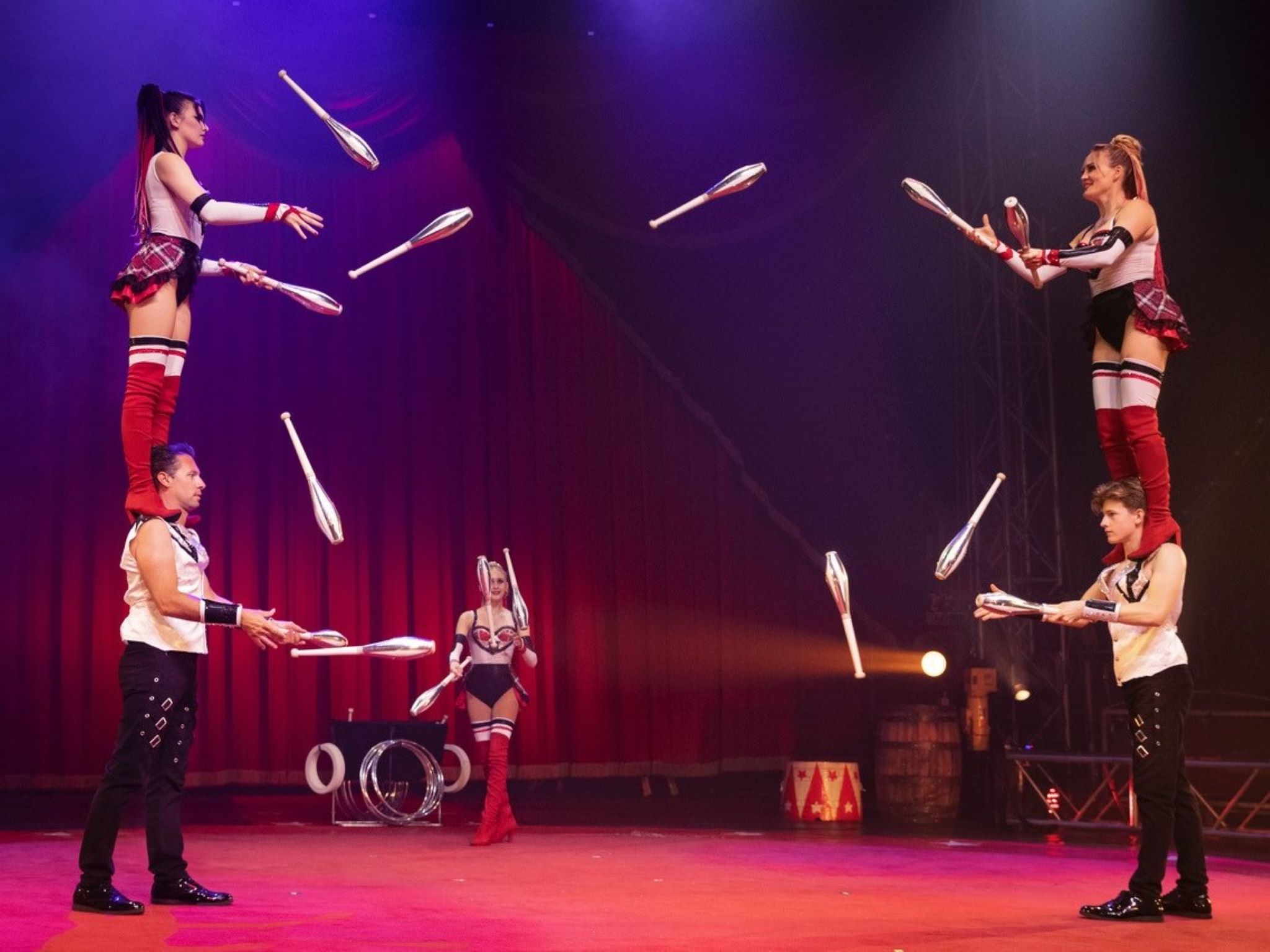 Circus Krone_Faltyny –Truppe Die Faltyny –Truppe aus Tschechien begeistert die Zuschauerinnen und Zuschauer mit Gruppen-Jonglagen der Spitzenklasse. Foto: Circus Krone