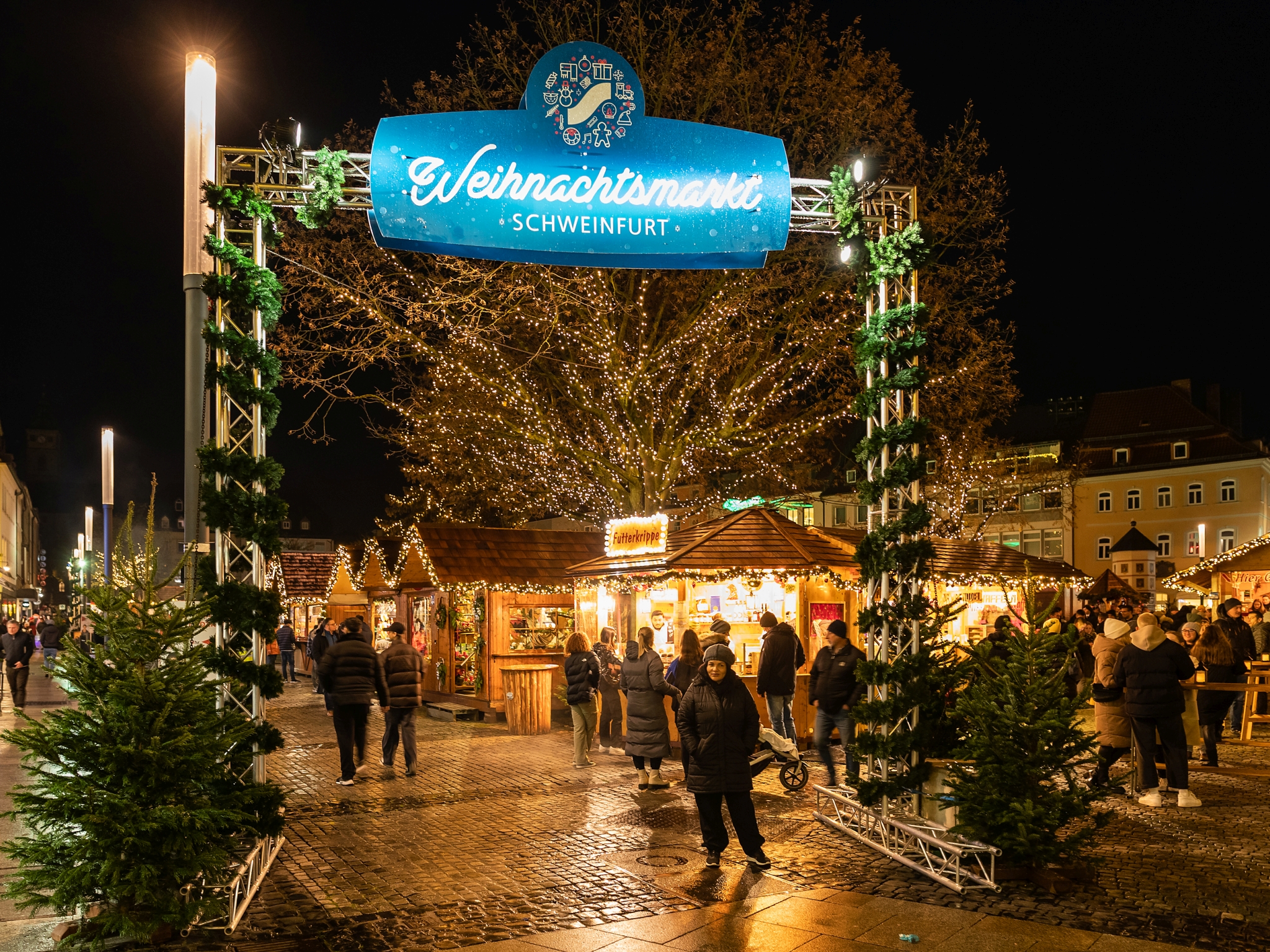 schweinfurt (50 93) Der Weihnachtsmarkt in Schweinfurt. Foto: Silvia Gralla