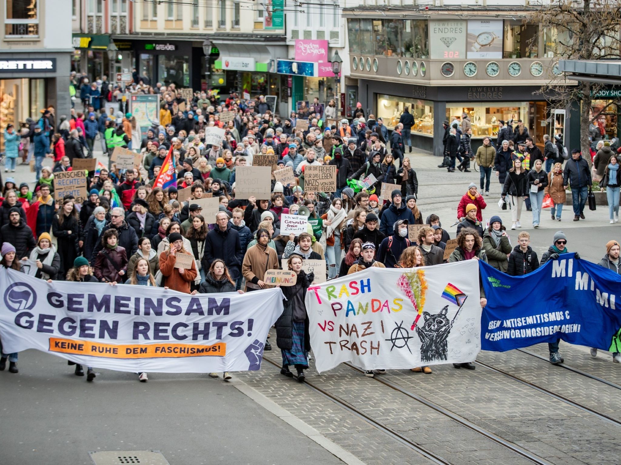Demo-gegen-Rechts_Wue Eine Demo gegen Rechts in Würzburg. Foto: Silvia Gralla