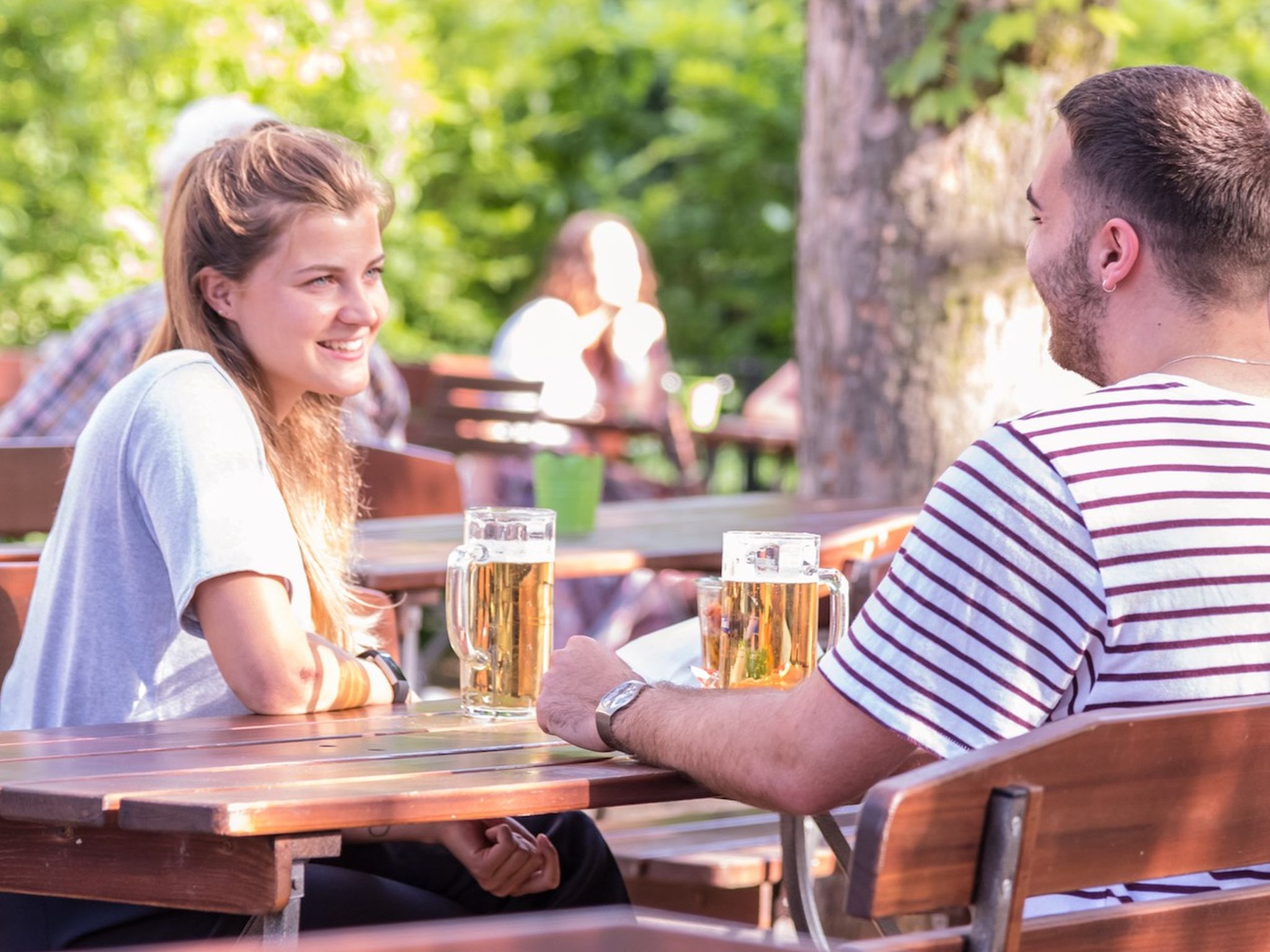 Date im Biergarten
