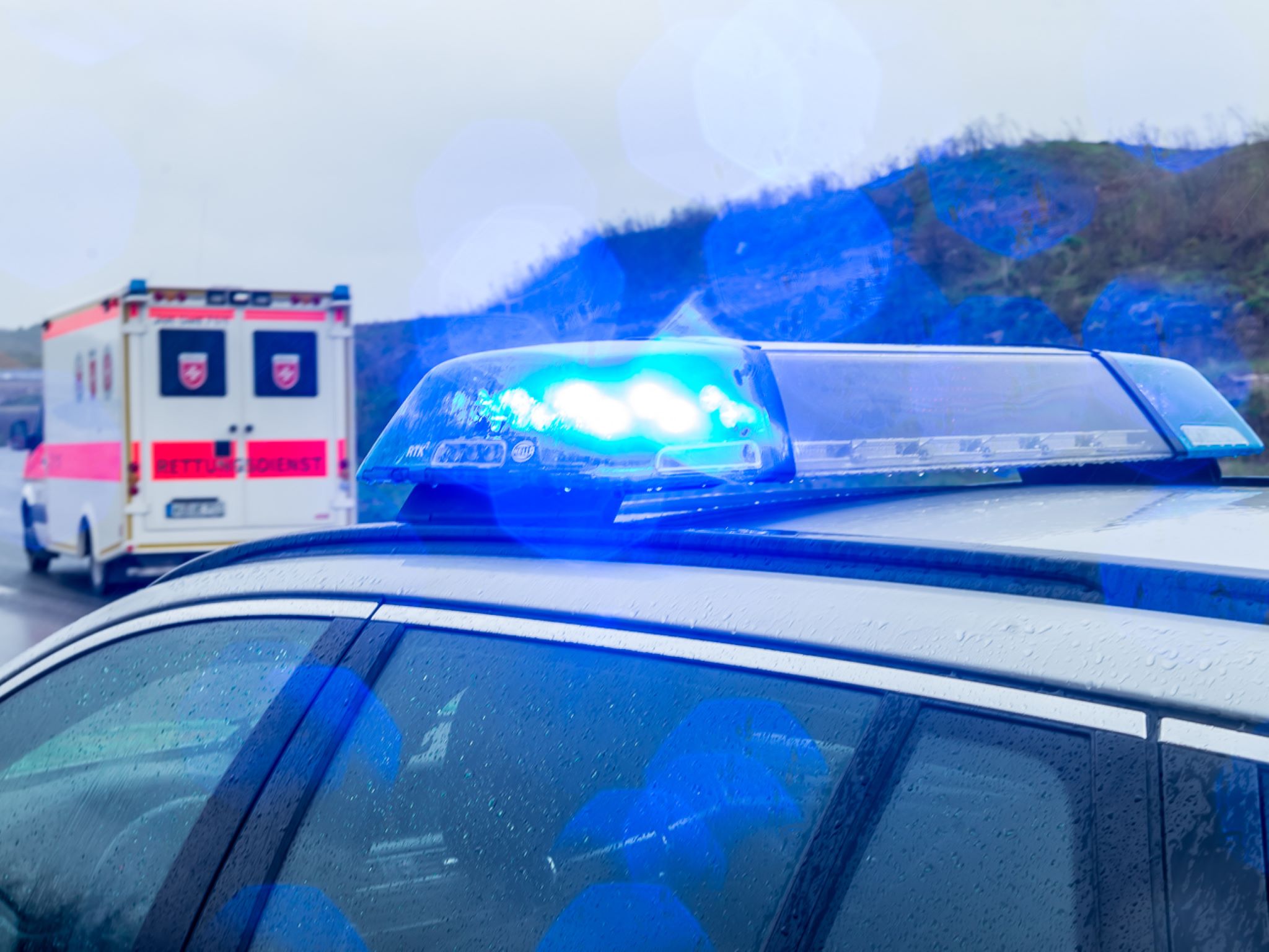Symbol_Autobahn_Unfall_BL Polizei und Rettungsdienst. Symbolfoto: Pascal Höfig