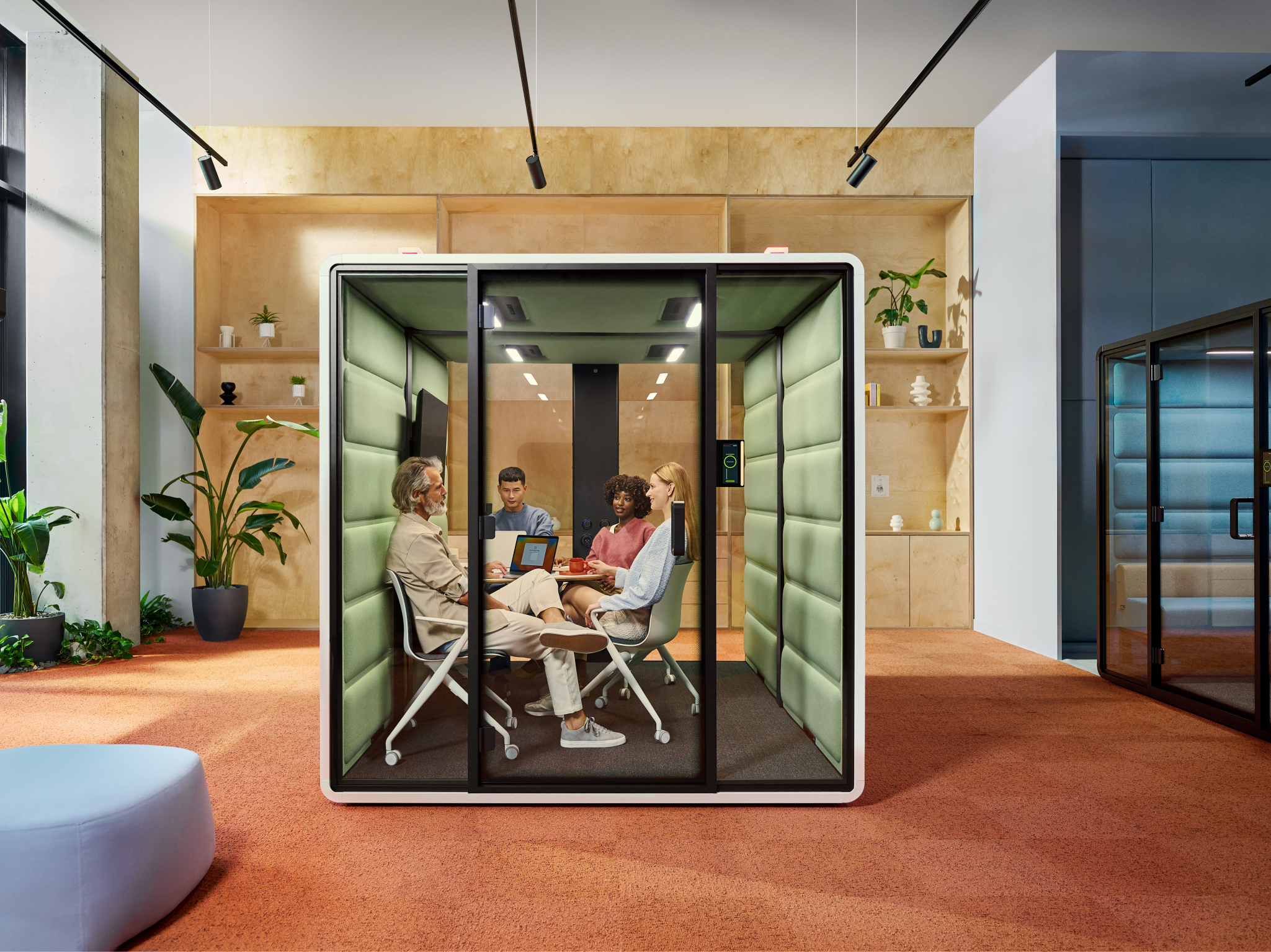 hushFree.L-large-meeting-pod-for-office