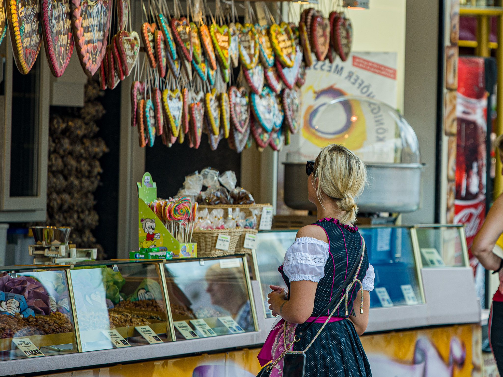 Beim Kiliani-Volksfest kann man sich durch allerlei Essenstände probieren. Foto: Pascal Höfig