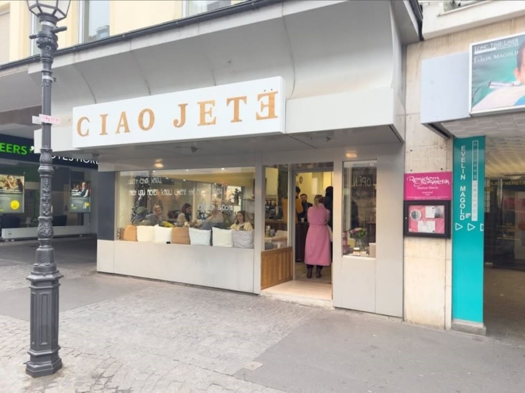 Das kleine Café "Ciao Jetë" in der Plattnerstraße. Foto: Christian J. Papay