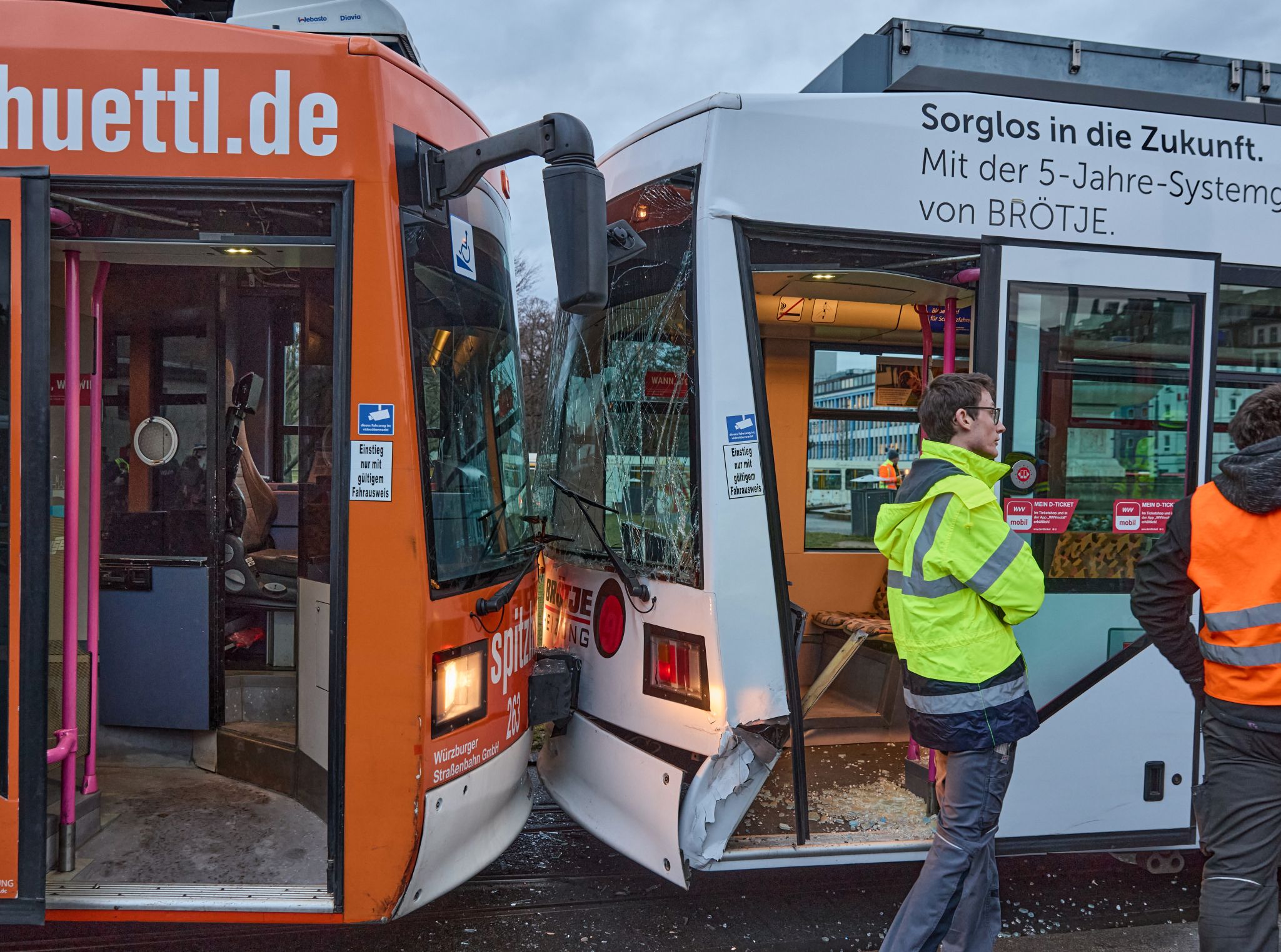 straba unfall bahnhof__B8A5930