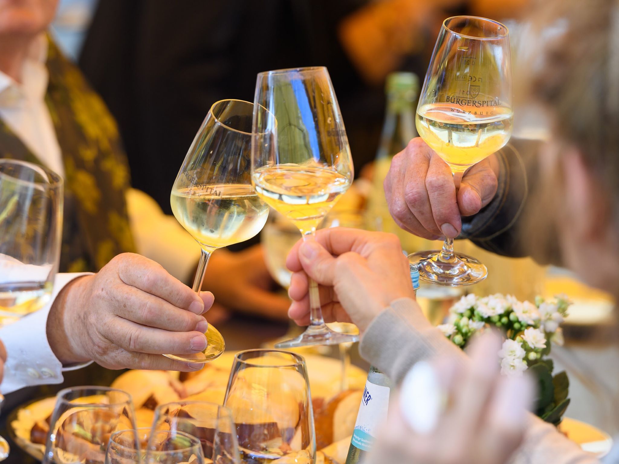 Im Jahr 2023 heißt es endlich wieder: Wein trinken auf den schönsten Weinfesten im schönen Frankenland. Foto: Daniel Peter Im Jahr 2023 heißt es endlich wieder: Wein trinken auf den schönsten Weinfesten im schönen Frankenland. Foto: Daniel Peter