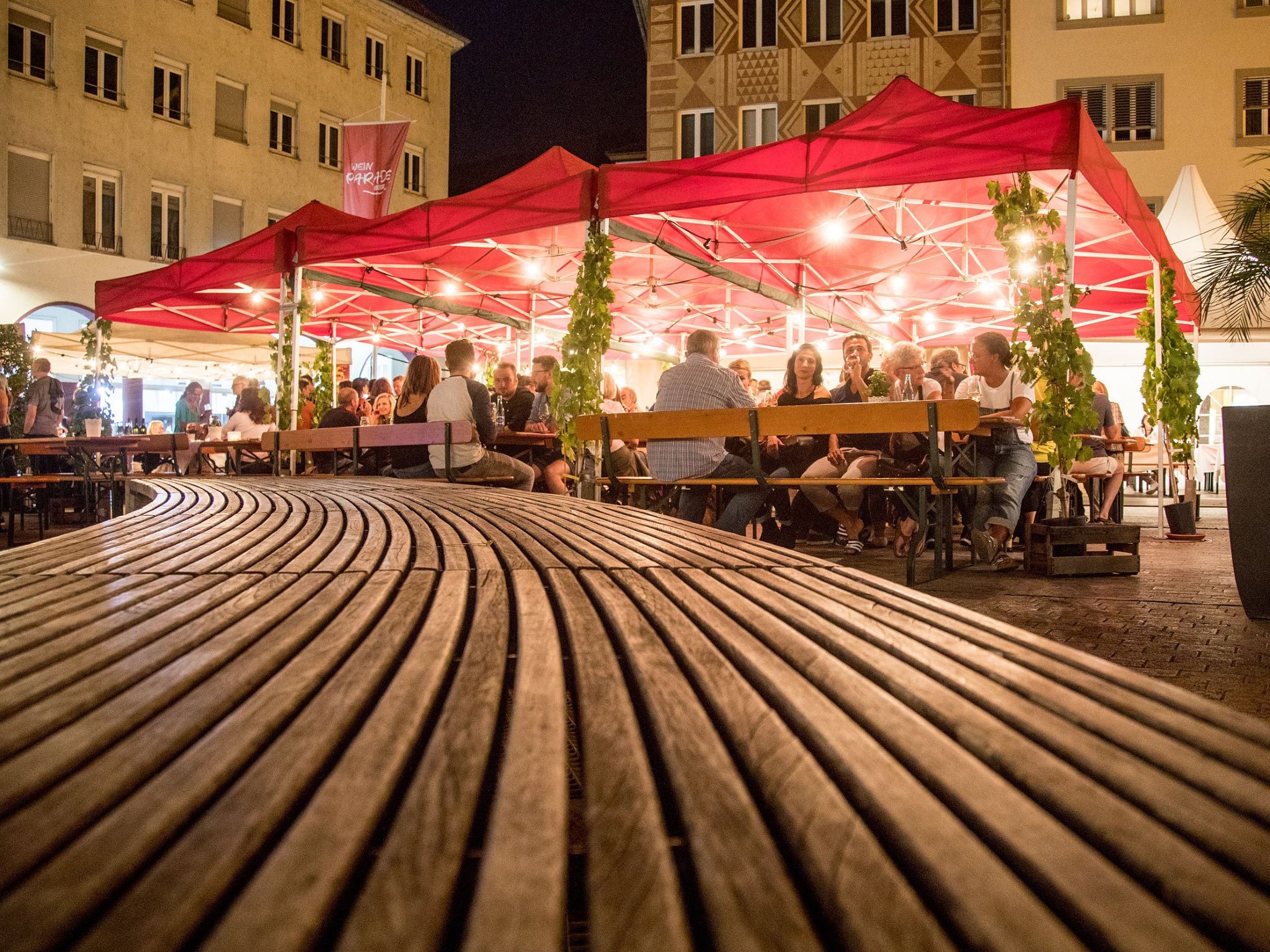 Laue Sommernächte auf der Weinparade in Würzburg. Foto: Fabian Gebert