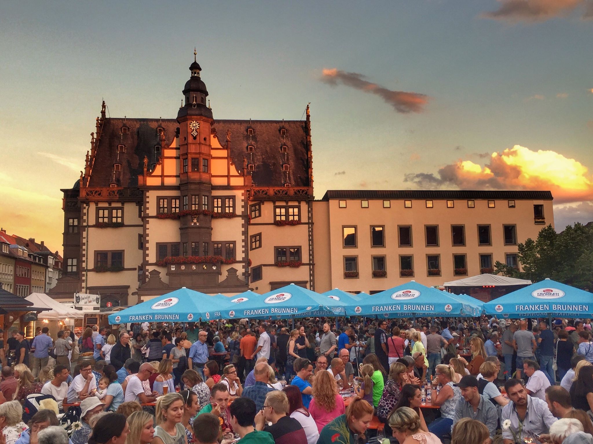 Auf dem Schweinfurter Weinfest können Sie sich fünf Tage lang durch etwa vierzig Weinsorten probieren. Foto: Joachim Krohn
